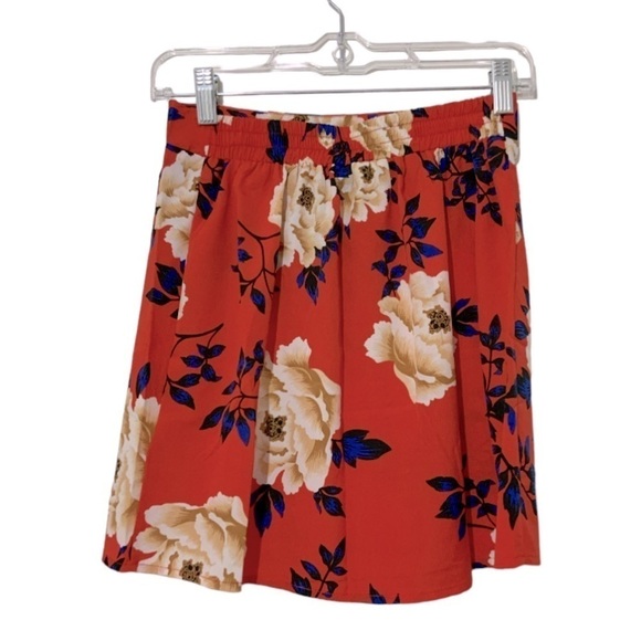 NWT Women’s Floral Ruffle Red Top and Mini Skirt Set Sz 6 - Picture 5 of 7